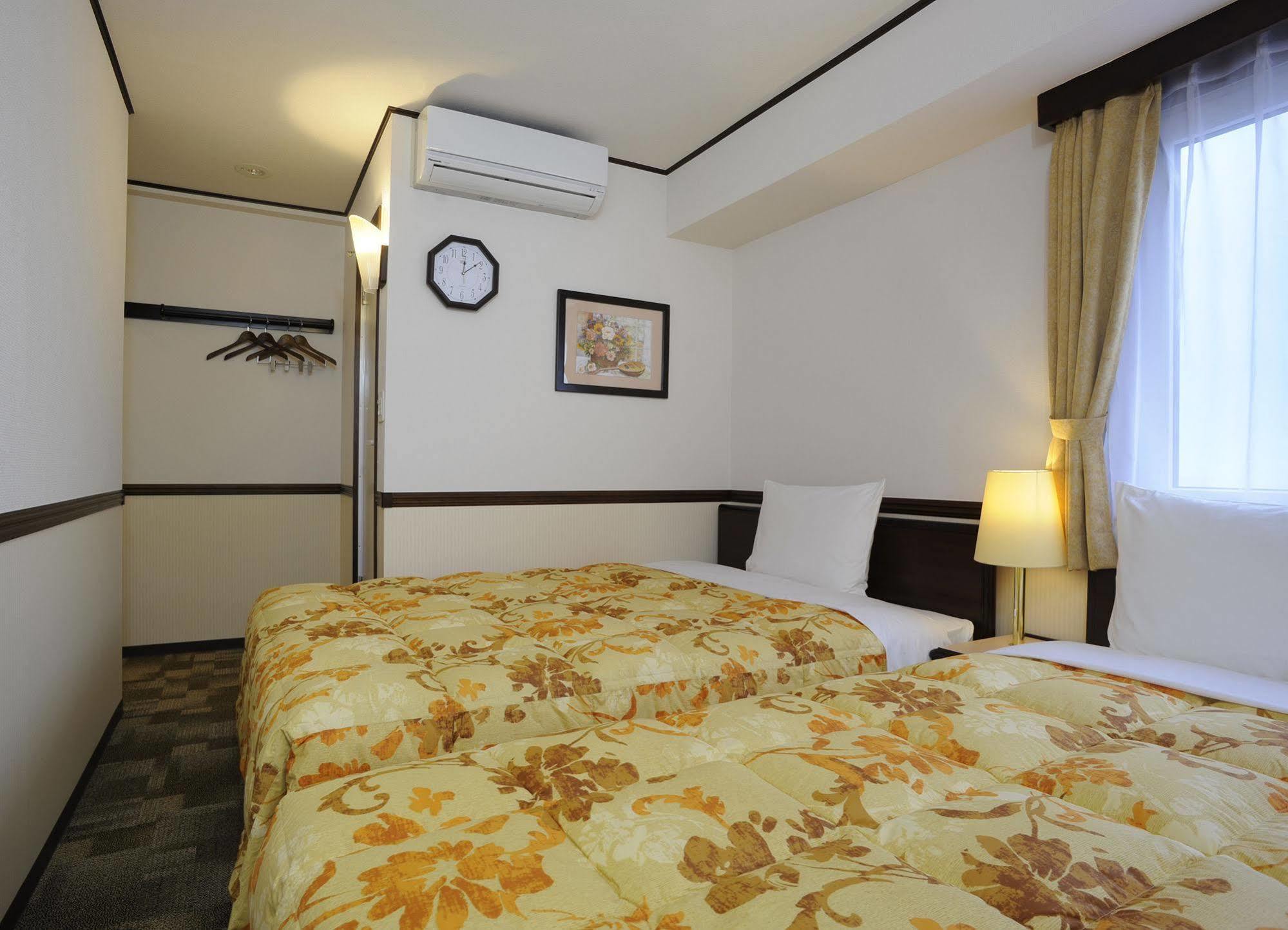 Toyoko Inn Ichinoseki Ekimae Exteriör bild