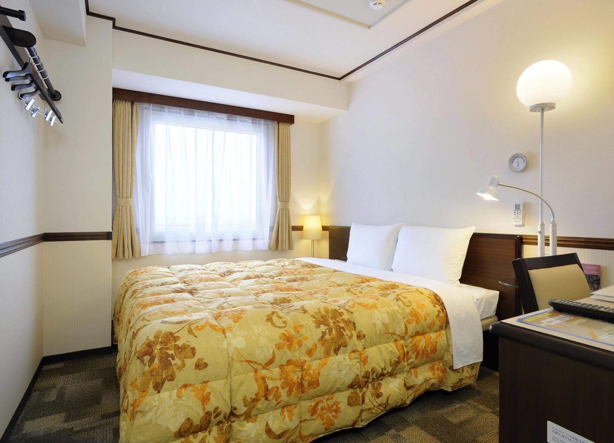 Toyoko Inn Ichinoseki Ekimae Exteriör bild