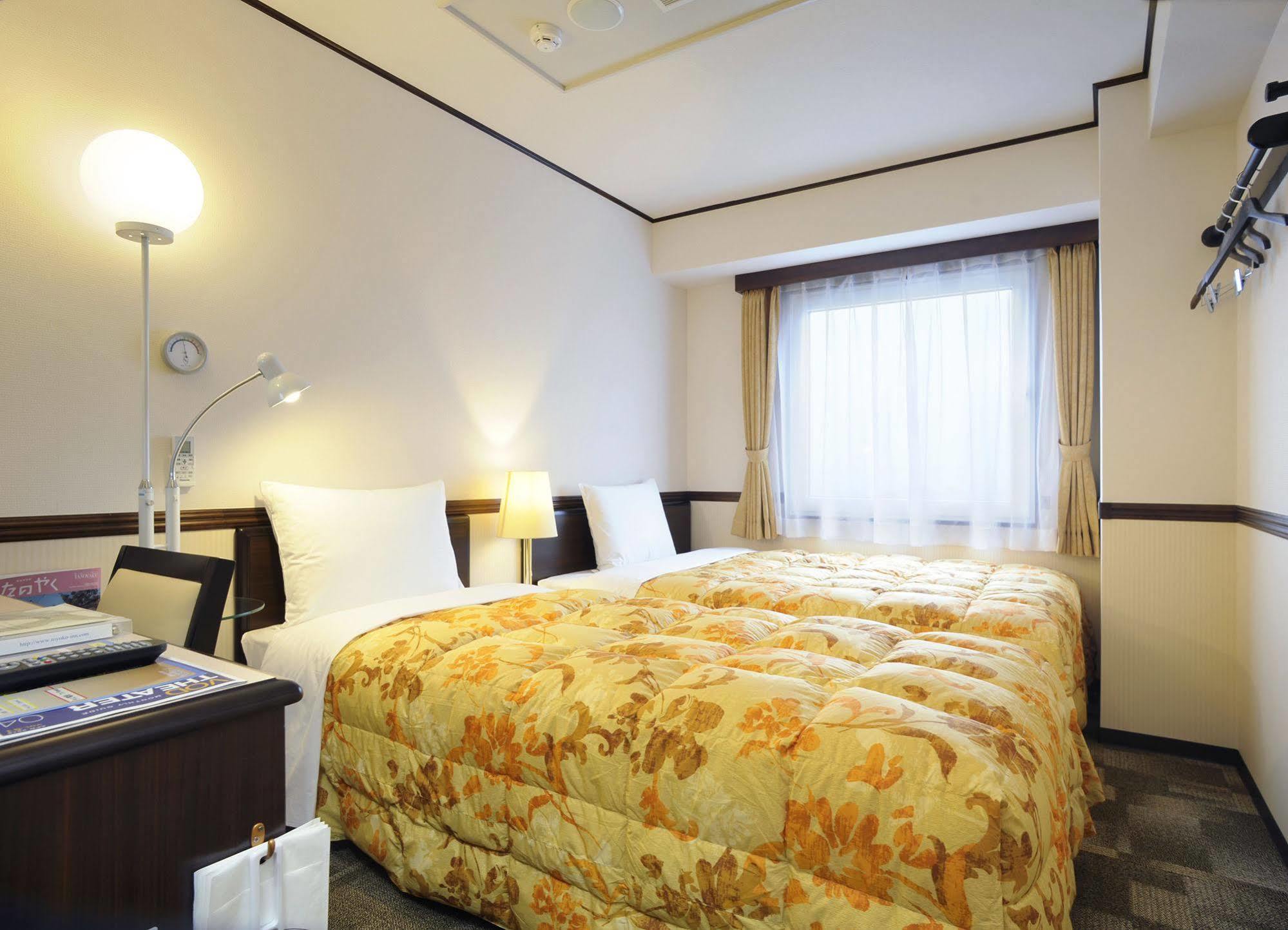 Toyoko Inn Ichinoseki Ekimae Exteriör bild