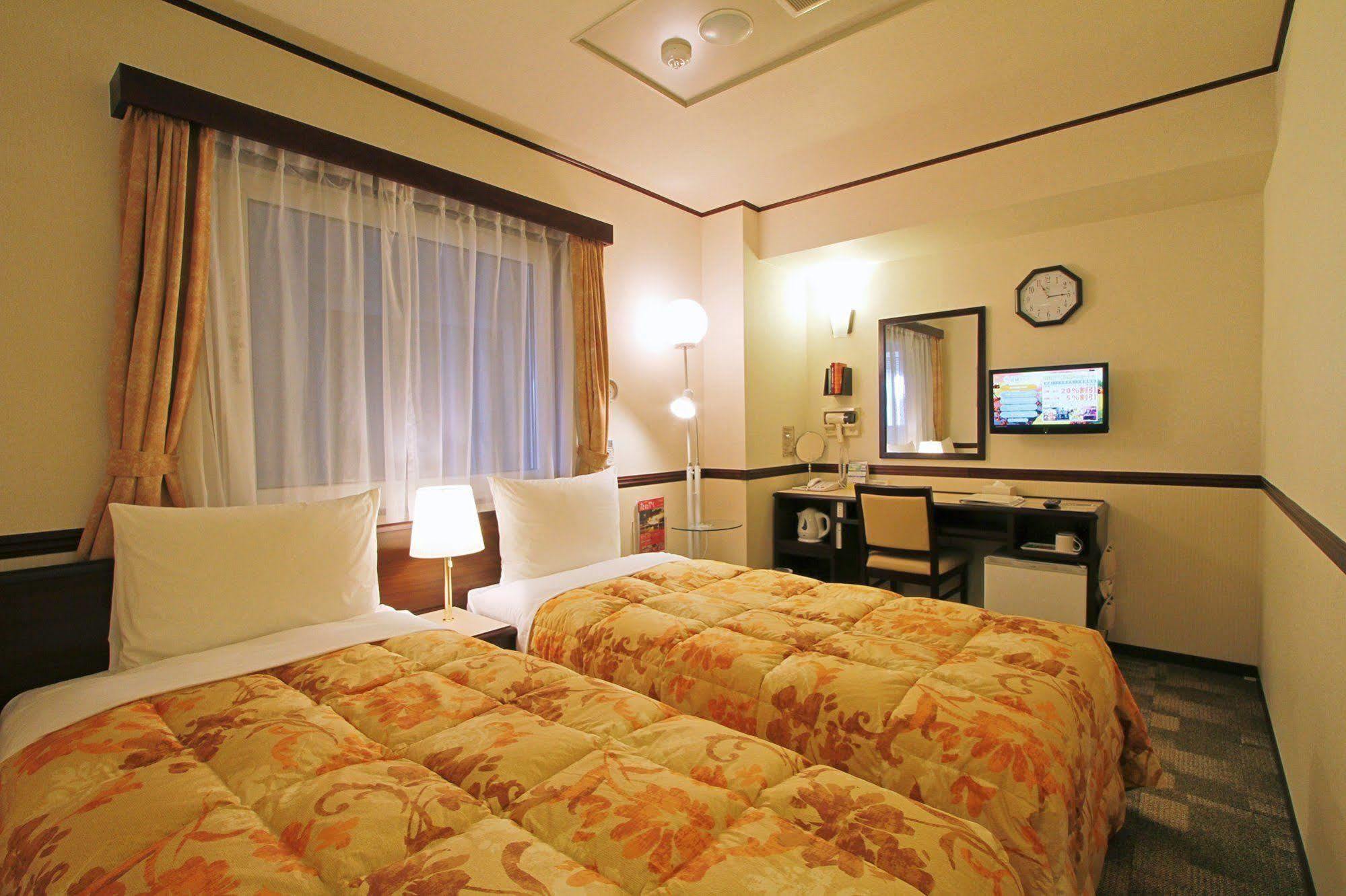 Toyoko Inn Ichinoseki Ekimae Exteriör bild